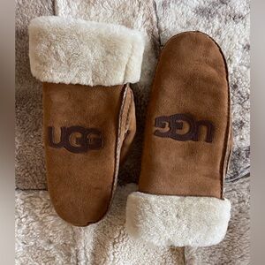 UGG Tan Shearling Mittens excellent clean odorless with large logo